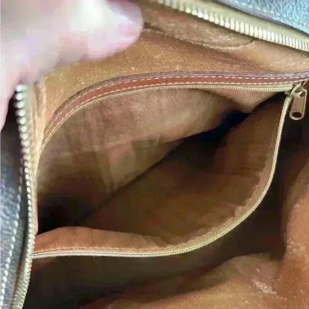 Celine Macadam vintage leather top handle bag. Great condition - gold hardware - Picture 6 of 16